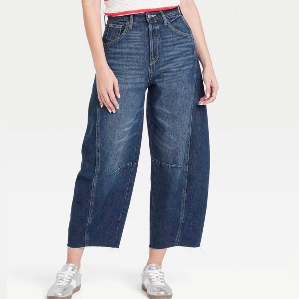 Universal Thread Women's Blue Ankle Jeans